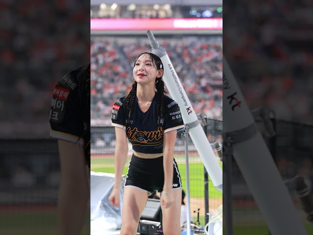 '장준원 응원가' 정희정 치어리더(Jeong Huijeong) 직캠 @프로야구/KT위즈파크/260801/ By 쵸리(Chori)