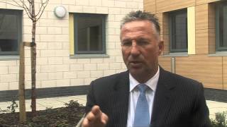 Sir Ian Botham - Late Kick Off