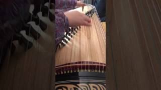 Cithare Chinoise/Chinese Zither ´ Hong Yan Jiu' D'AurélieWei. 《红颜旧》-电视剧琅琊榜歌曲 入选“古筝笔记”-“发现”栏目优秀曲目 Cithare Chinoise/Chinese Zither ´ Hong Yan Jiu' D'AurélieWei. 《红颜旧》-电视剧琅琊榜歌曲 入选“古筝笔记”-“发现”栏目优秀曲目