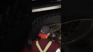 Industrial 3D Animation: Health and Safety - Changing Truck Tire, Part 1