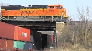BNSF 4022- Stack Meets BNSF 8480 (SD70ACe)- Coal Train