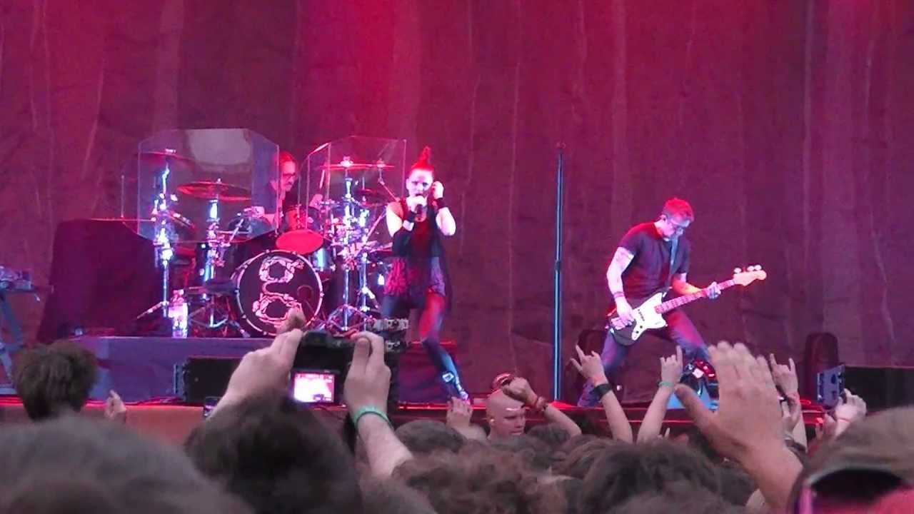 Garbage - Shut Your Mouth (live) @ Orange Warsaw Festival, 9.06.2012 HD
