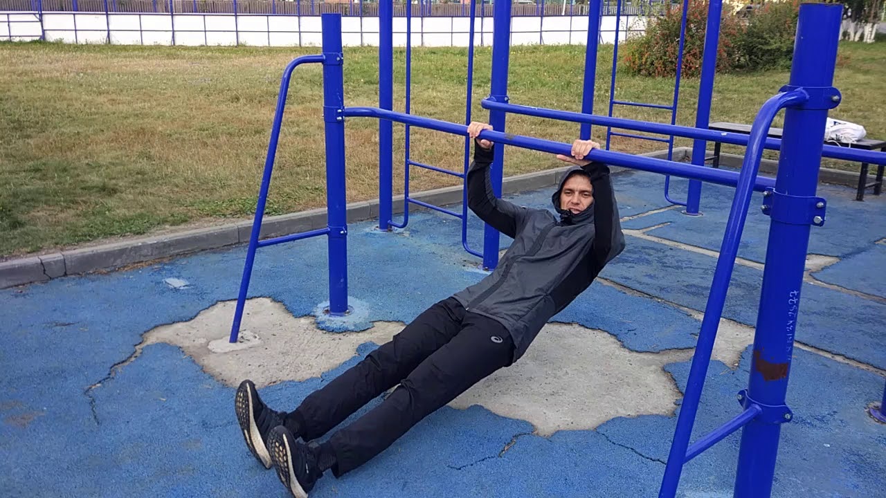 Подтягивание на низкой перекладине