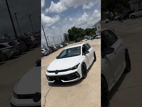 First look at the 2025 VW Golf R BLACK‼️ #vw #golfr #vwgolf #hatchback #volkswagen #vwgolfr #vwusa