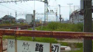 115系信越線長岡行きとE127系×2紫竹踏切にて
