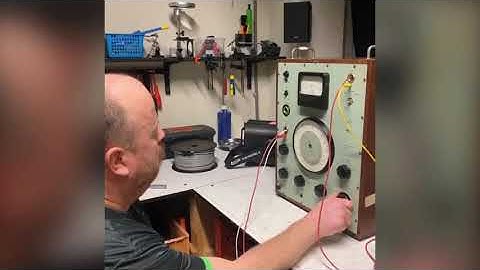 Bruel & Kjaer 2105 Frequency Analyzer