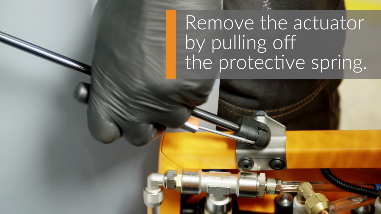 How to take off hood cover in Fortador Steamers powered by