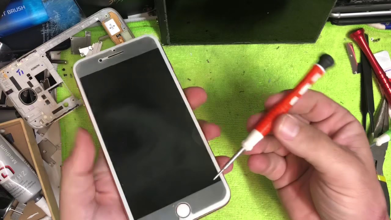 iPhone 8 Plus charging port repair