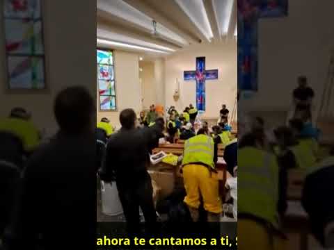 El cura rapero de Paiporta que bendice los alimentos a ritmo de hip hop