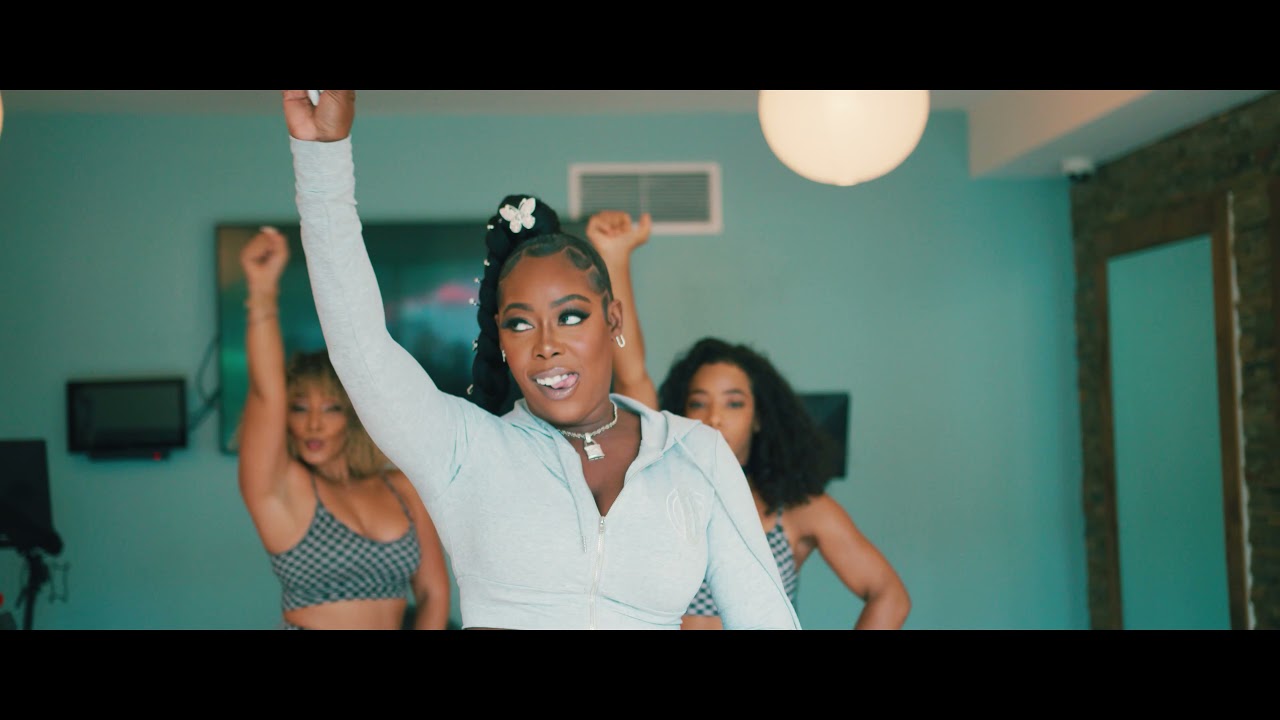 LOVE & HIP HOP : New York  | Moe Money "Legs Hips Thighs"