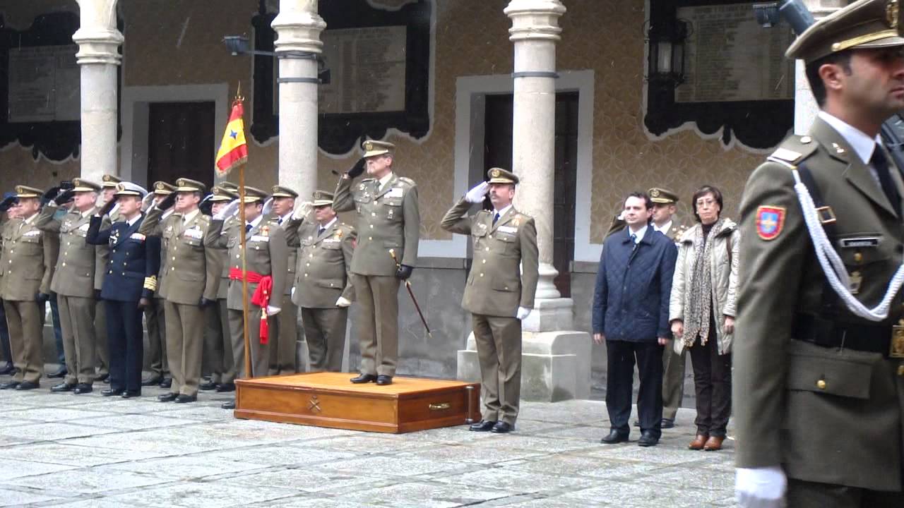 Academia de Artillería de Segovia 2012. Toma posesión General Sanz y Calabria 7/2/2012 (6)