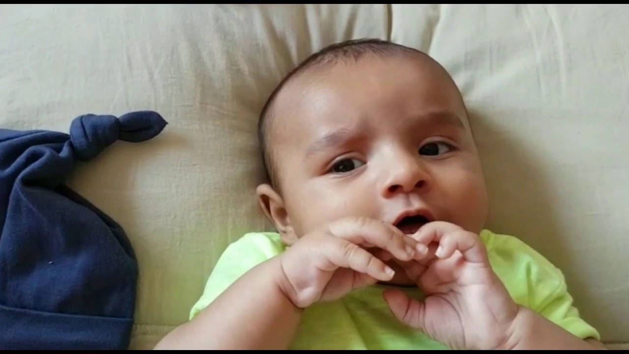 3 months old baby babbling - YouTube