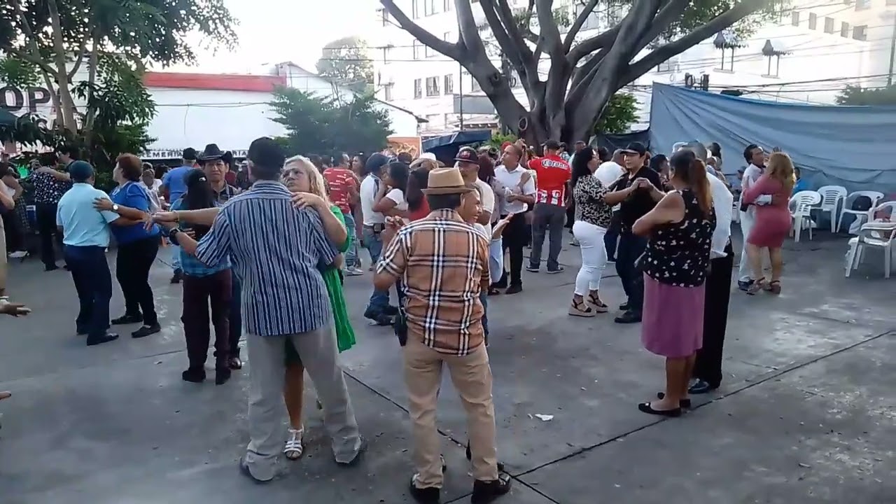 Parke sanjuan  a si baila la flaca 