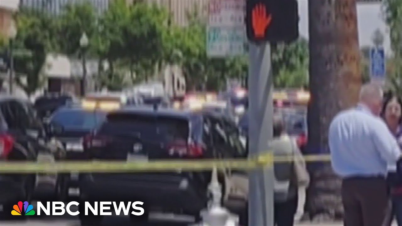 Police respond to a bomb threat at a California bank Police respond to a bomb threat at a California bank