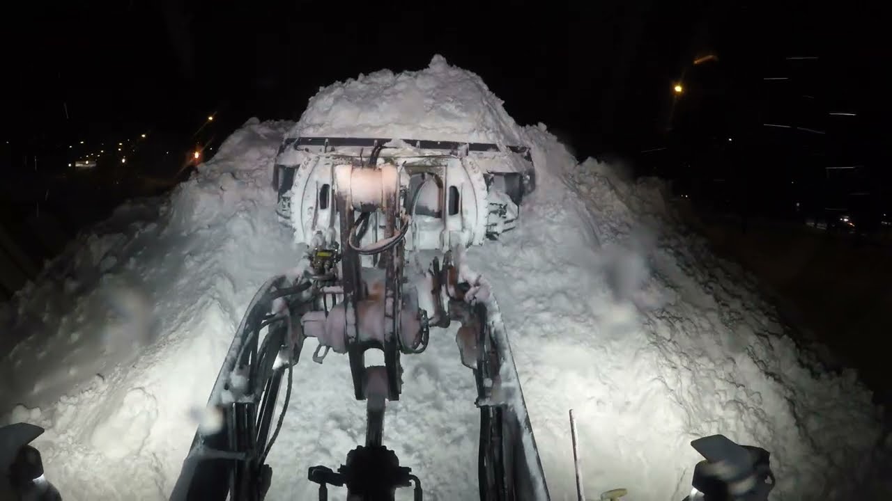 Volvo l60h Plowing snow with YPV multi U-plow PART 57