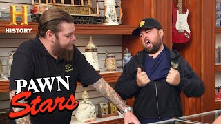 HULK HOGAN MAG MAKES CHUM RUN WILD (Season 17) | Pawn Stars