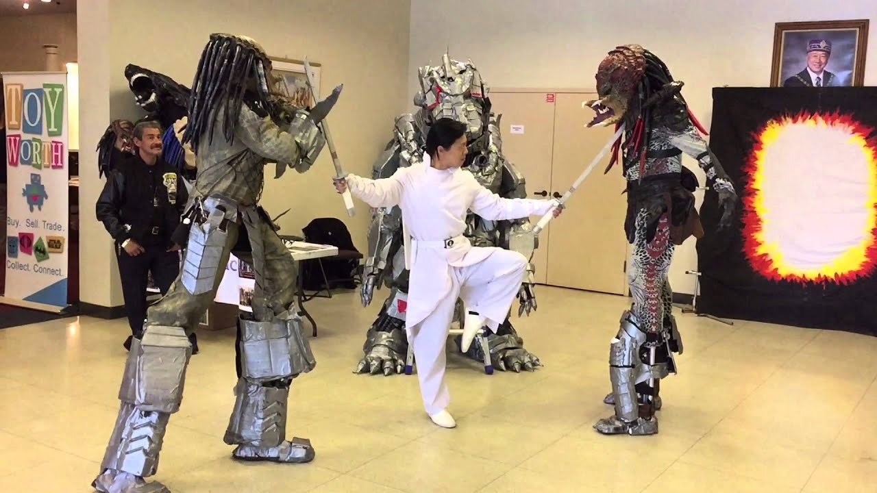 Predator/Storm Shadow/Mechagodzilla Stare Down (Sac Toy Show 9/29/14)