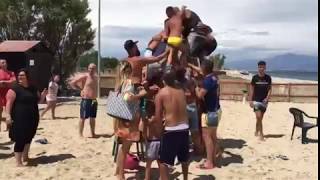 Piramide umana 😊 Tanti giochi e tanto divertimento per tutti nei nostri Hotel e villaggi sul mare screenshot 4