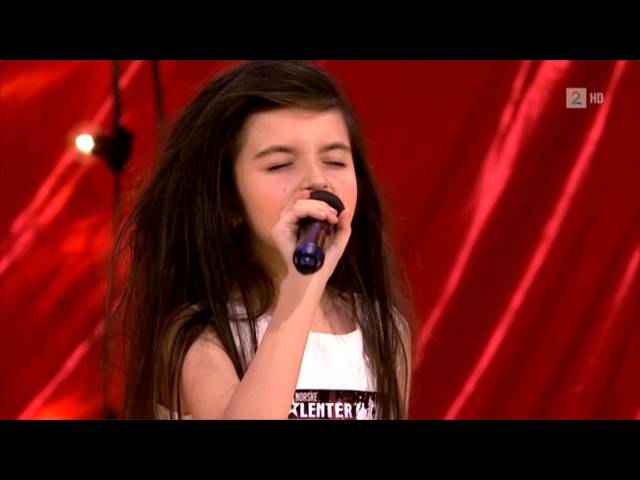 Amazing seven year old sings Gloomy Sunday/Billy Holiday (Angelina Jordan) Eng sub class=