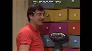 Clic Sesame Street - Luis Fixes Tricycle And His Telly 1986