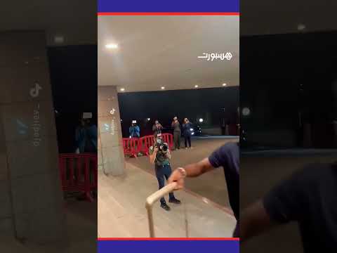 كيليان مبابي يرد على التحية ب وعليكم السلام بعد أن قال له أحدهم السلام عليكم  