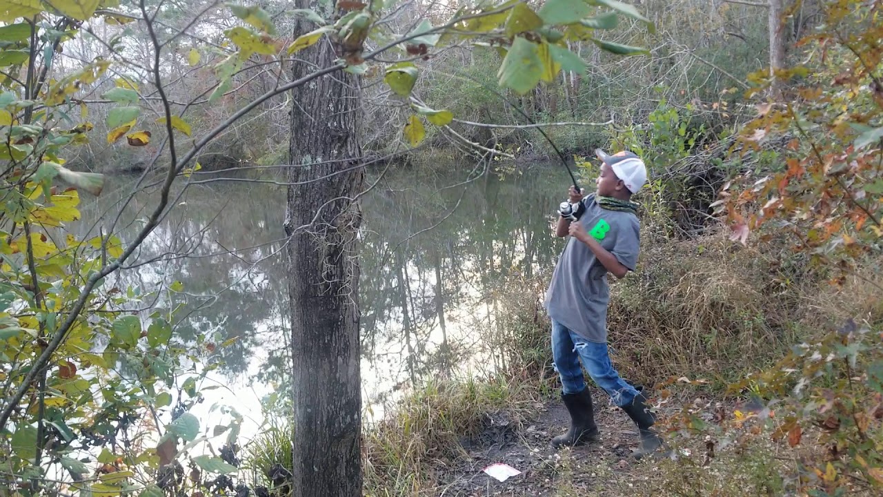 Weight Less Sanko Weightless senko fishing is still good in the fall - YouTube