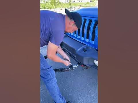 See what happens when you flat tow a vehicle in park 🚙 - YouTube