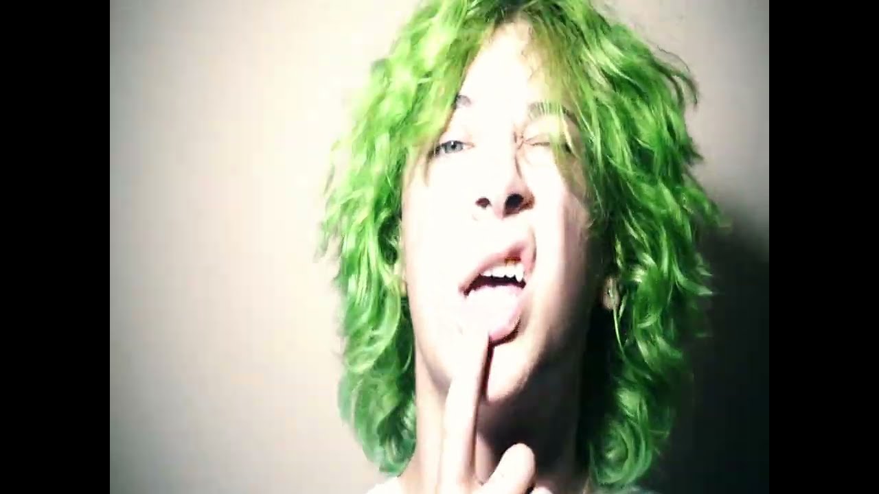 Punk Racks - DEsTroY (Official Music Video) auf YouTube ansehen Punk Racks - DEsTroY (Official Music Video) auf YouTube ansehen