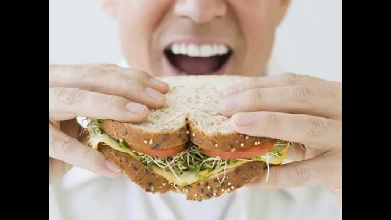 You may eat your sandwich. Парень ест сэндвич. You may eat your sandwich. You may eat your sandwich. Недоеденный бутерброд.