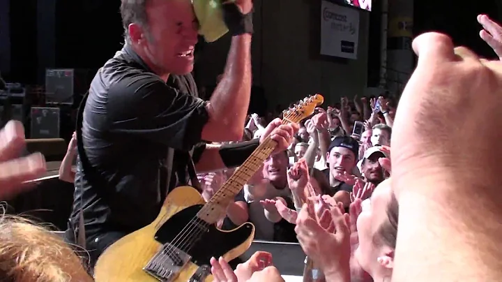 Bruce Springsteen "Auld Lang Syne" 2010