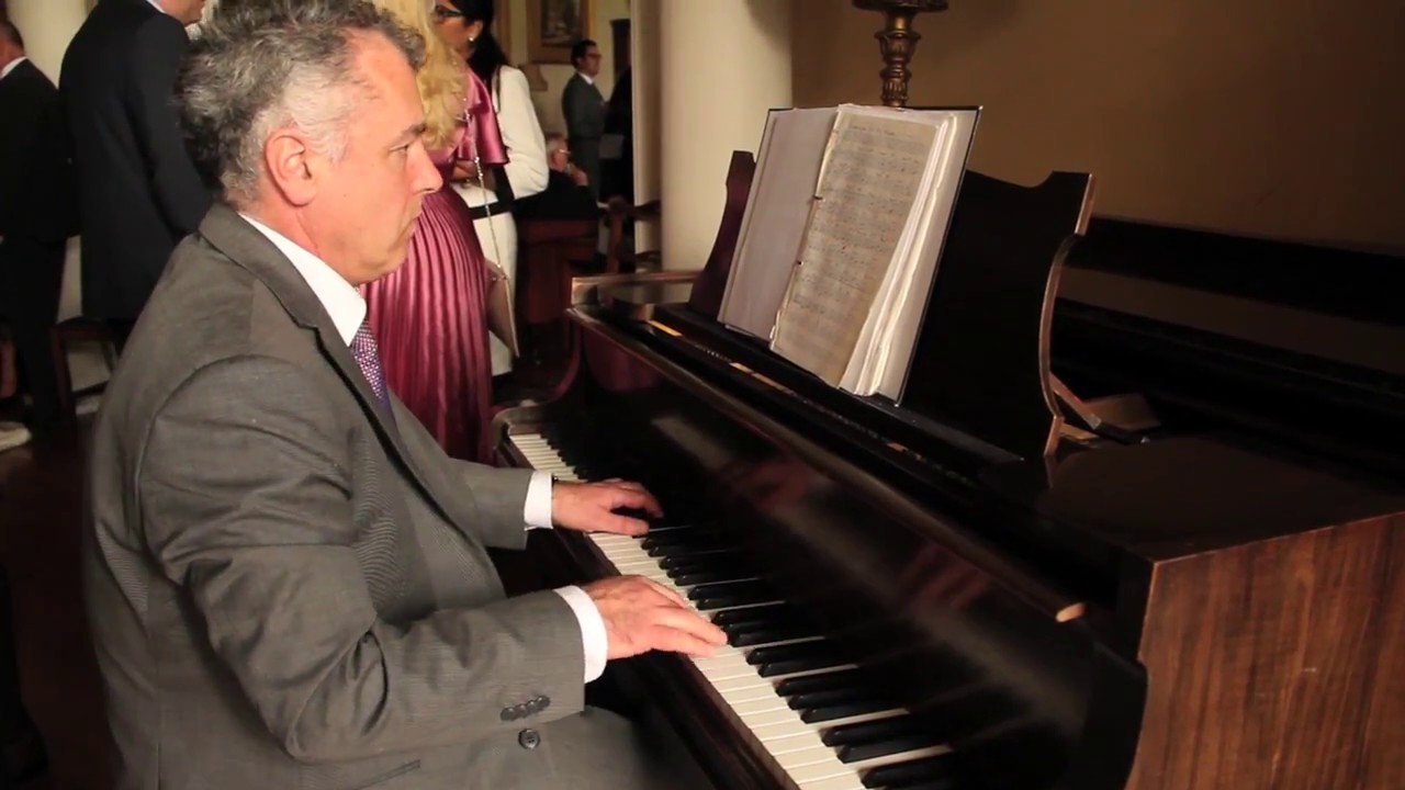 wedding piano player scotland Edinburgh Glasgow Dundee Perth etc.