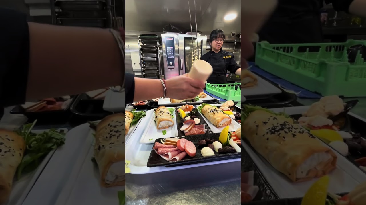 Get a sneak peek into the Behind the Scenes of our Lunch Cruises!👀🥂😉