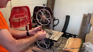 How To Replace The Blade On A Skil 2.5 AMP 9" Band Saw Bandsaw Blade Change DIY