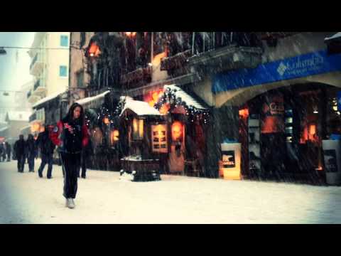 Watch : La ville de Chamonix sous la n...