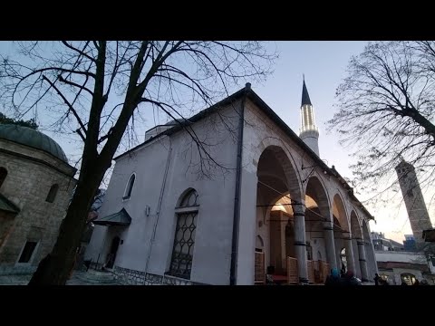 آذان المغرب في مسجد غازي خسروف بك في سراييفو البوسنة