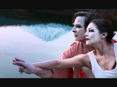 ,,...და მიჰყვებიან დღენი ჩვენი წარსულს ქაფიანს.....