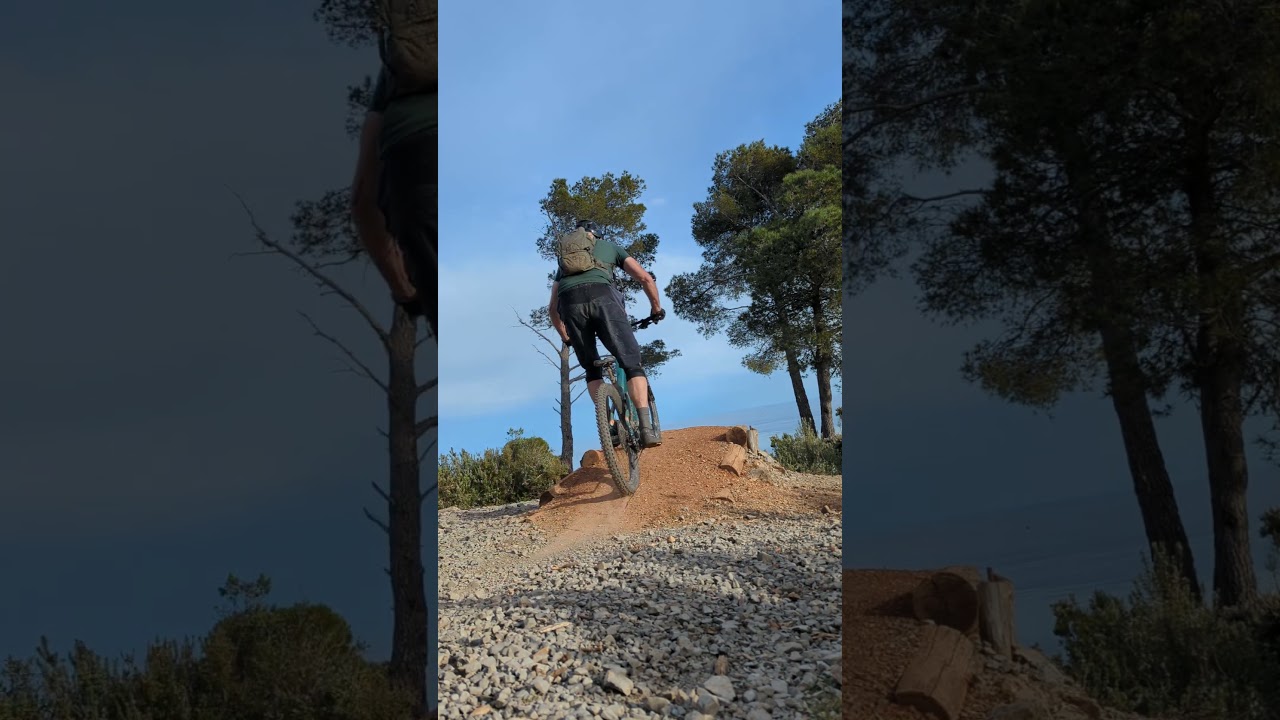 Classic DH Uomini jump in Finale Ligure