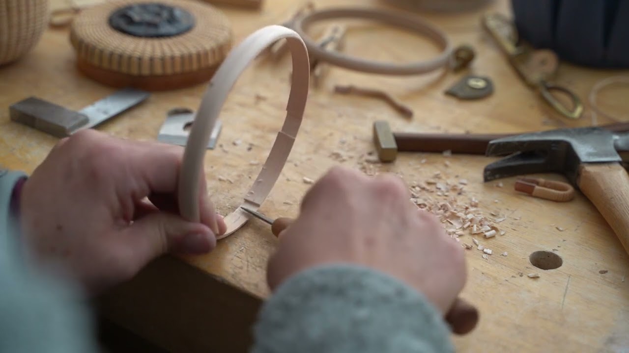 Nantucket Basket Making: Carving Hinge Grooves on a Rim