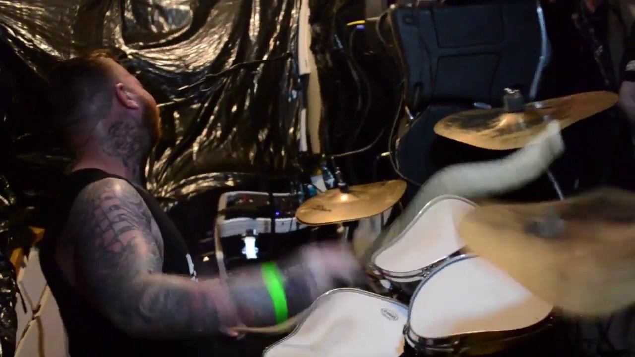 GutterLove - Deep Down (OFFICIAL MUSICVIDEO)