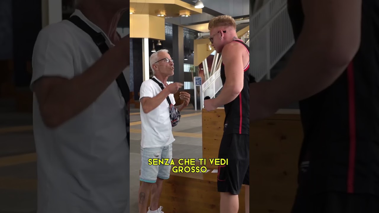 SCHERZO A SCAMPIA FINITO MALE! 🤯 #sim1workout