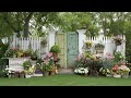 Crafting a Small Vintage Rustic Garden - Upcycled Furniture & Front Yards Inspirations
