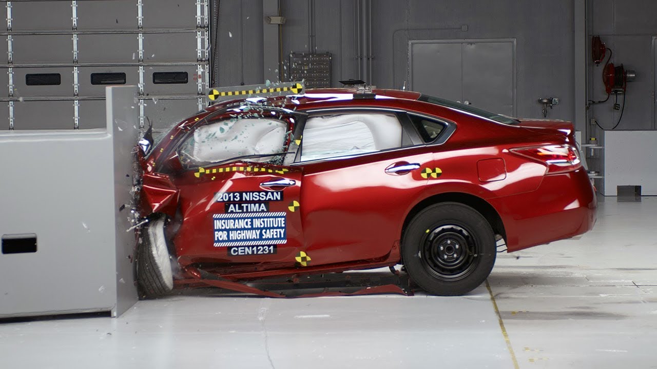 2013 Nissan altima crash test rating #9