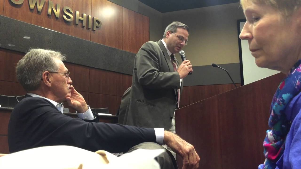 Bruce Markusen speaks about Manny Sanguillen heroic efforts to find the body of Roberto Clemente