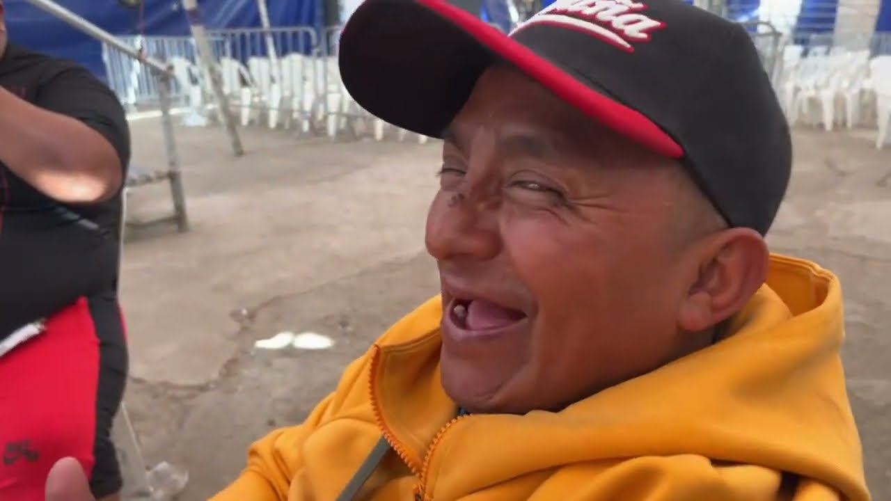 Mayimbu hara su muñeco para vender en em circo 🎪