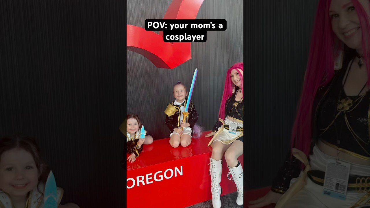 Kpop demon hunters family cosplay! #rumi #kpopdemonhunters #cosplayfamily #mira #zoey #bobby #diy