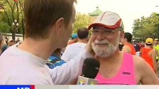 Los participantes del Mapoma jubilosos durante la carrera