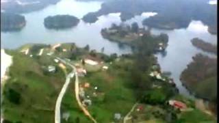 Guatapé Pueblo De Zocalos Finca Del Arriero.wmv