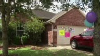 A Texas woman and her long-missing daughter arrived Saturday morning in Houston, ending an eight-yea