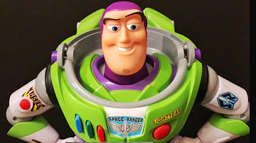 Qual é a frase do Buzz Lightyear?
