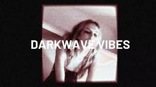 darkwave vibes, but it's house music...